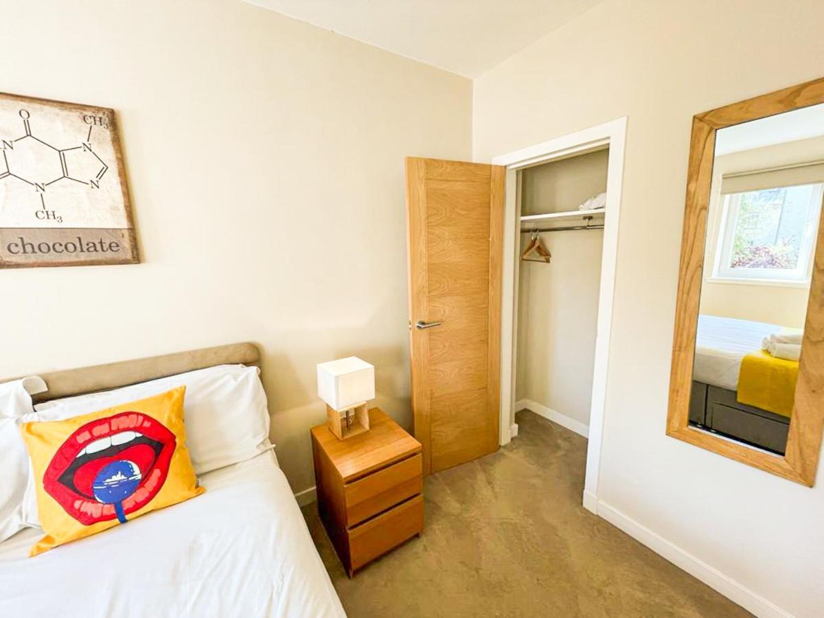 Charming Old Town 2 Bed Apt, 2Mins From Royal Mile Edinburgh Exterior photo
